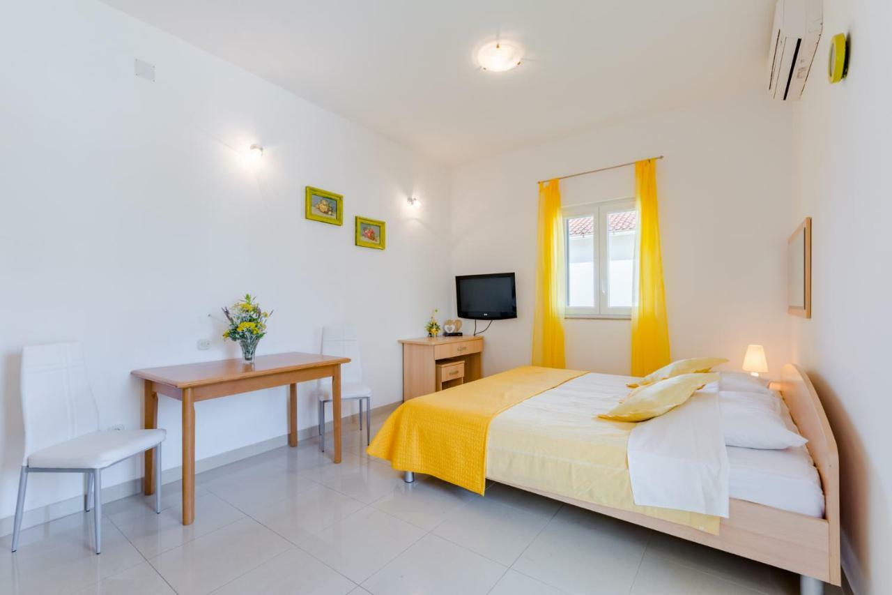 Holiday House Barbara Supetar Extérieur photo